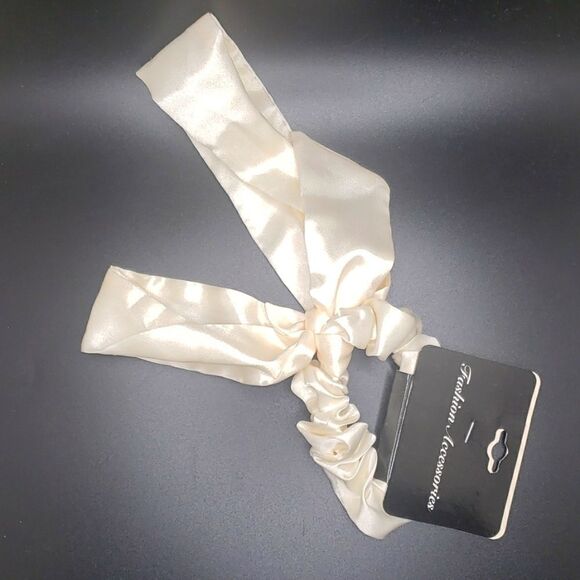 Pearl color satin scrunchie ribbon hair tie - Picture 1 of 2